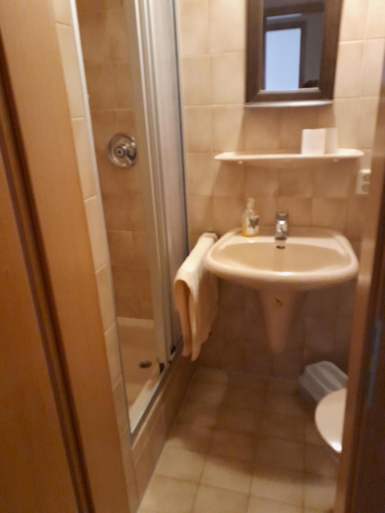 Apartment Mit Kueche Und Balkon Oder Terrasse, Ruhig Und Gut Erreichbar Пидинг Екстериор снимка